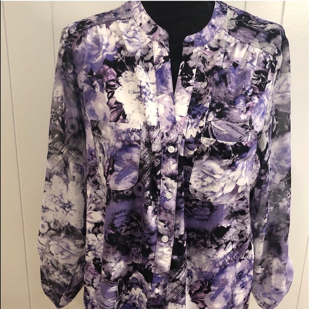 Roz & Ali Button up Shear sleeve Top EUC
